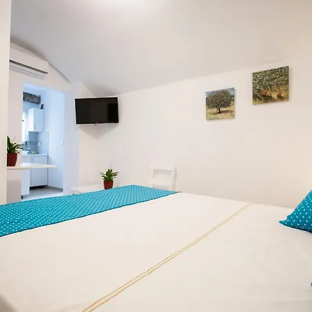 Tatil Evi Cave